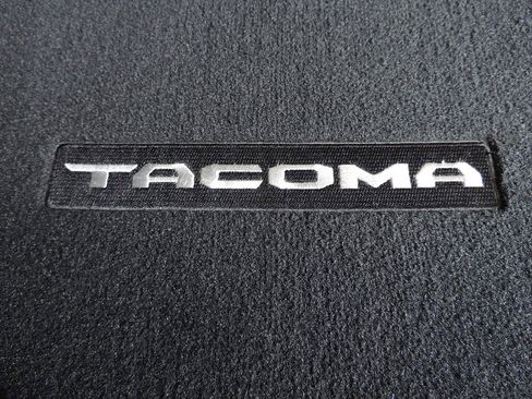 Used 2017 Toyota Tacoma SR RWD image 14