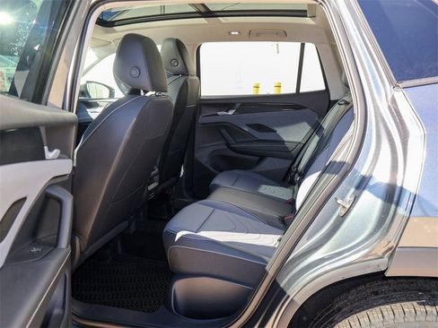New 2026 Volkswagen Tiguan SE AWD/4WD image 16