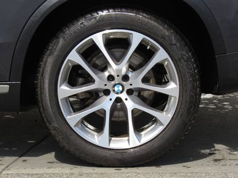 Used 2022 BMW X5 xDrive40i AWD/4WD image 38
