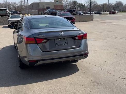 Used 2024 Nissan Altima 2.5 SV image 7