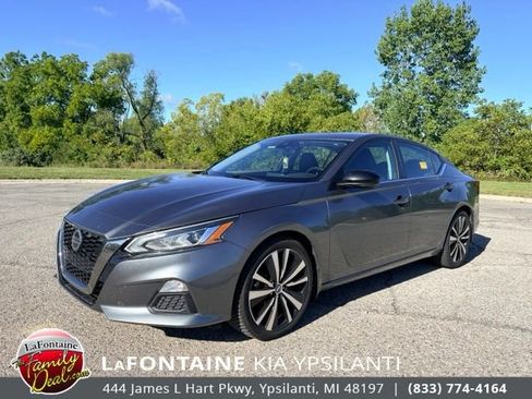 Used 2021 Nissan Altima 2.5 SR w/ SR Premium Package FWD image 1