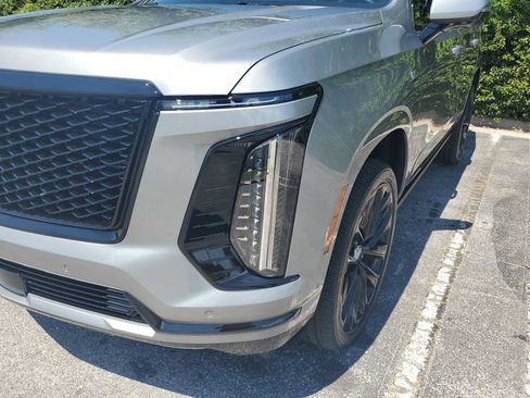 Used 2025 Cadillac Escalade Sport Platinum AWD/4WD image 10