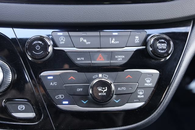 Used 2026 Chrysler Pacifica Select FWD image 50
