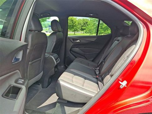 Certified 2022 Chevrolet Equinox RS w/ Infotainment Package image 22