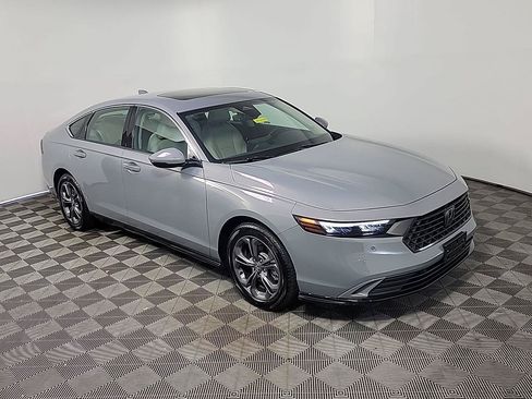 Certified 2025 Honda Accord EX-L image 2