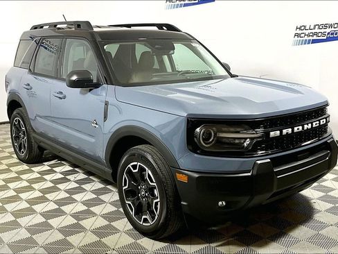 New 2025 Ford Bronco Sport Outer Banks image 2