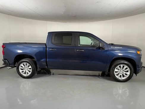 Used 2020 Chevrolet Silverado 1500 Custom w/ Custom Value Package RWD image 9