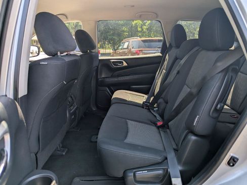 Used 2019 Nissan Pathfinder SV FWD image 26