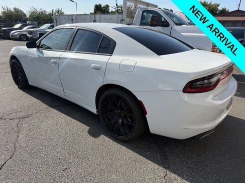 Used 2020 Dodge Charger SXT RWD image 4