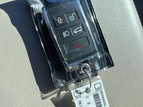 Used 2021 Land Rover Range Rover Velar S image 38