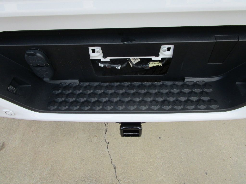 Used 2024 GMC Canyon Denali AWD/4WD image 15