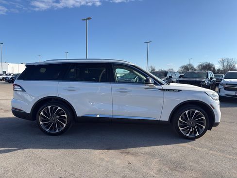 Used 2022 Lincoln Aviator Reserve w/ Equipment Group 201A image 4