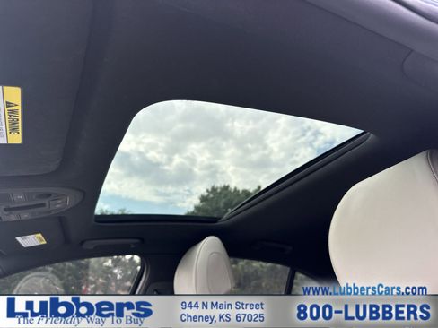 Used 2023 Genesis G70 2.0T w/ Sport Prestige Package RWD image 21