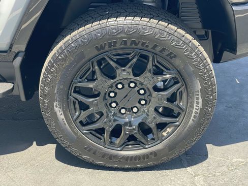 New 2026 GMC Hummer EV SUV AWD/4WD image 30