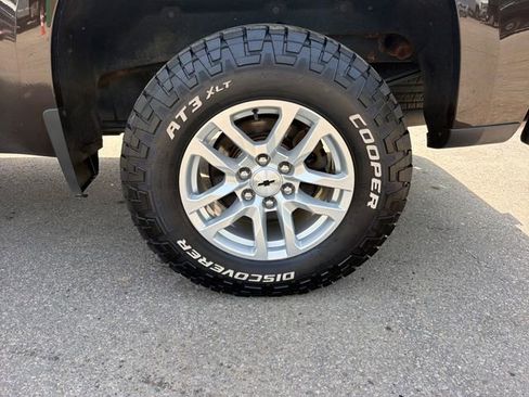 Used 2019 Chevrolet Silverado 1500 RST AWD/4WD image 31