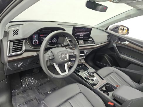 Used 2023 Audi Q5 2.0T Premium Plus w/ Premium Plus Package AWD/4WD image 9