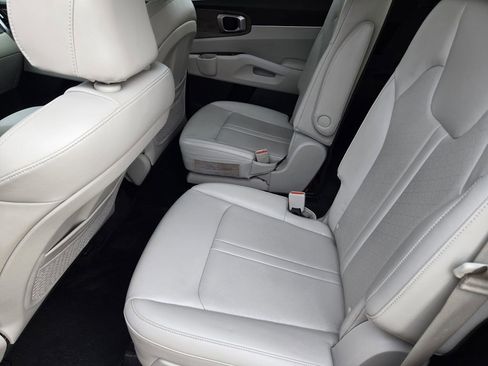 Used 2023 Kia Sorento EX w/ Panoramic Sunroof Package image 31