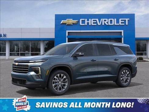 New 2026 Chevrolet Traverse LT w/ Sun and Wheel Package AWD/4WD image 2