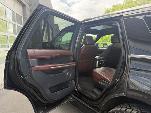 Used 2024 Ford Expedition Limited AWD/4WD image 35