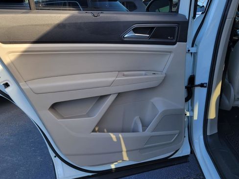 Used 2019 Volkswagen Atlas SEL Premium image 31