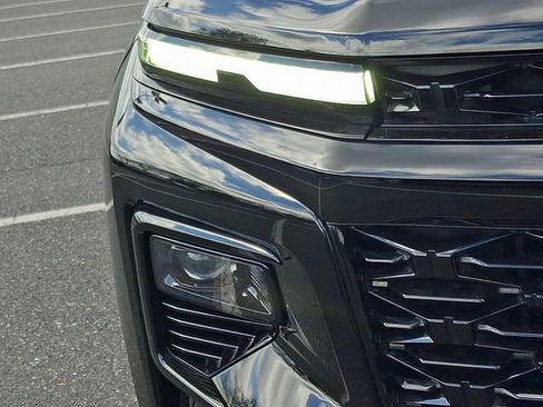 Used 2025 Chevrolet Traverse RS AWD/4WD image 9
