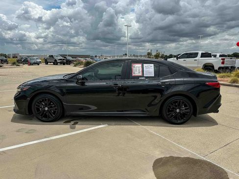 Used 2025 Toyota Camry SE w/ Convenience Package FWD image 6