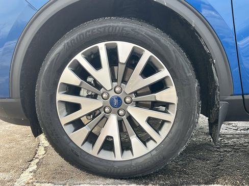 Used 2022 Ford Escape Titanium w/ Class II Trailer Tow Package image 9