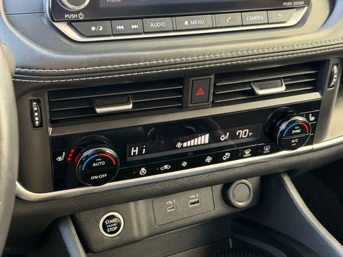 Used 2023 Nissan Rogue S image 13