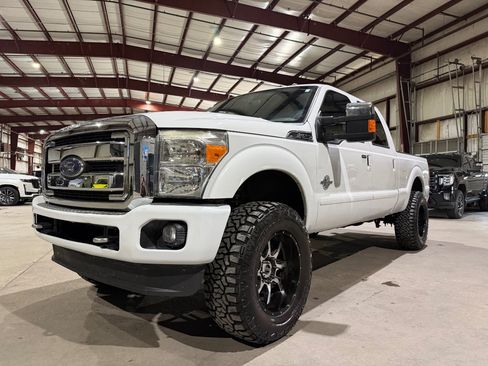 Used 2014 Ford F250 Lariat w/ Lariat Ultimate Package AWD/4WD image 9