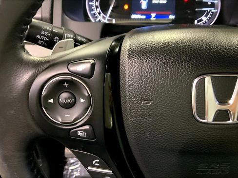 Used 2017 Honda Pilot Touring image 24