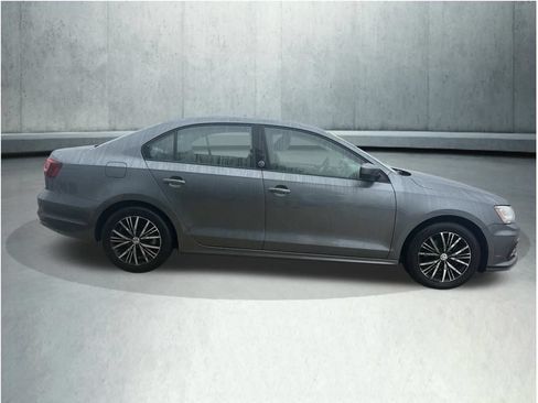 Used 2018 Volkswagen Jetta Wolfsburg Edition FWD image 7