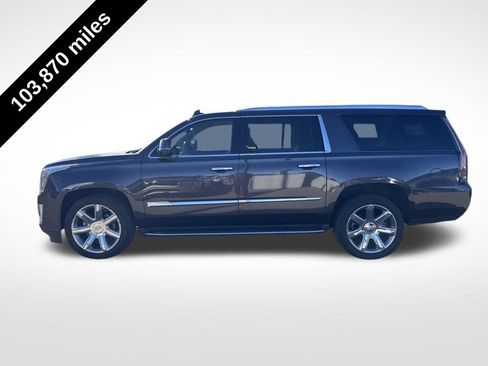 Used 2016 Cadillac Escalade ESV Luxury RWD image 3