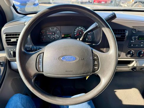 Used 2005 Ford F250 XLT image 12