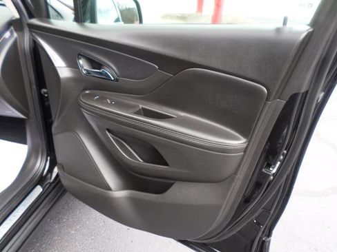 Used 2021 Buick Encore Preferred w/ Safety Package image 27