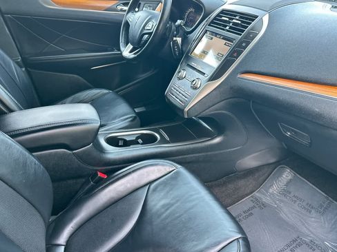 Used 2017 Lincoln MKC Select w/ Select Plus Package image 17