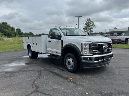 New 2025 Ford F450 XL w/ XL Chrome Package image 2