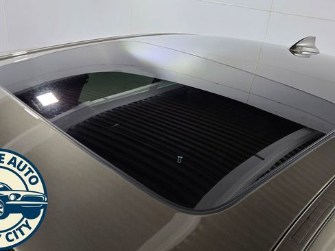 Used 2018 BMW 530i xDrive w/ Premium Package image 10