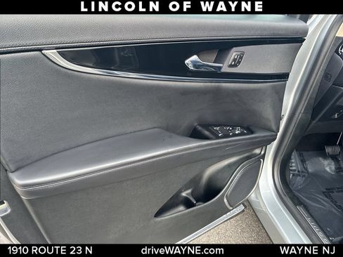 Certified 2023 Lincoln Nautilus AWD w/ Premium Package image 13