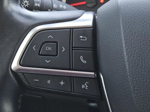 Used 2020 Toyota Highlander LE image 20