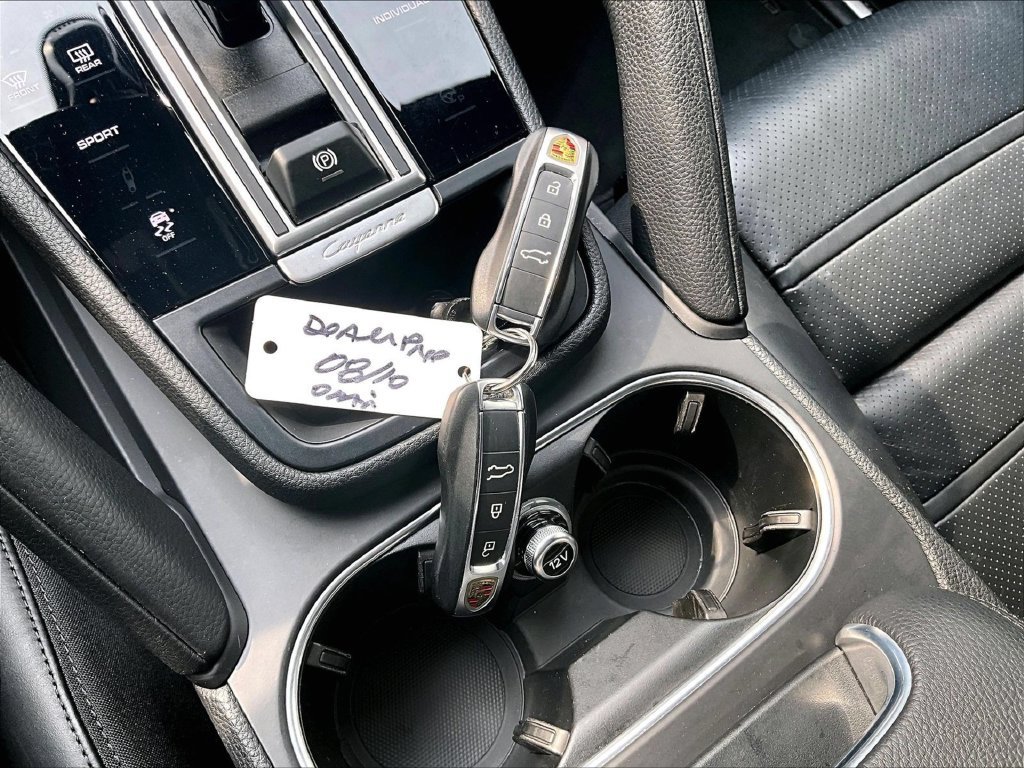 Certified 2023 Porsche Cayenne AWD/4WD image 16