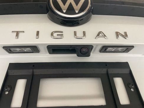New 2026 Volkswagen Tiguan SEL R-Line AWD/4WD image 9