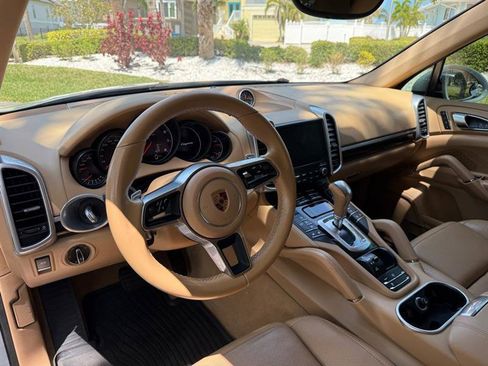 Used 2017 Porsche Cayenne Platinum Edition AWD/4WD image 11