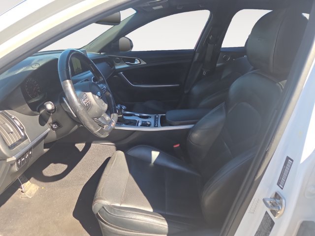 Used 2018 Kia Stinger GT1 AWD/4WD image 9