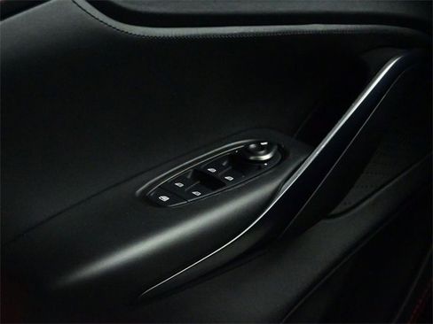 Used 2021 Aston Martin DBX image 8