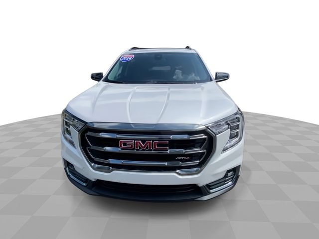Used 2024 GMC Terrain AT4 AWD/4WD image 5