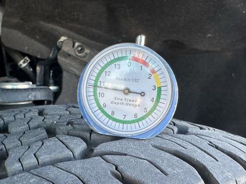 Used 2025 Toyota Tacoma TRD Off-Road image 36