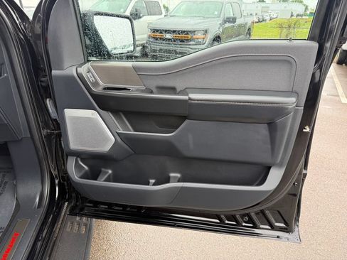Used 2022 Ford F150 Raptor w/ Equipment Group 801A High AWD/4WD image 22