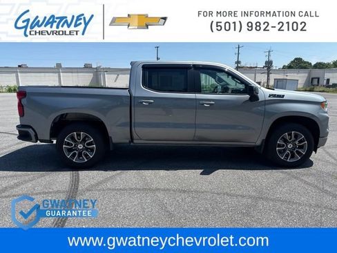 Used 2024 Chevrolet Silverado 1500 RST w/ Z71 Off-Road Package AWD/4WD image 4