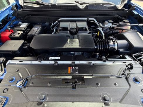 Used 2025 Chevrolet Colorado Trail Boss AWD/4WD image 7