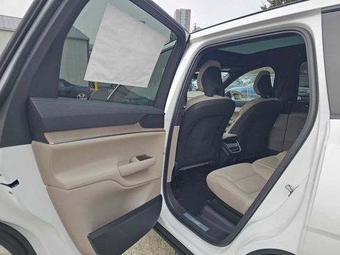 New 2026 Volvo EX90 Ultra image 17